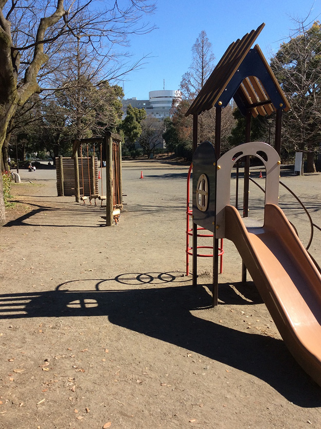 Ｉさんの子どもたちがよく遊んでいるという、近所の公園。娘さんの小学校受験前には、ここでジョギングをするのが日課だったという。