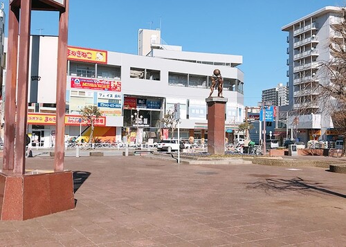 JR四街道駅前の広場
