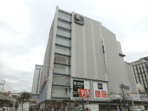 川崎駅東口の商業施設