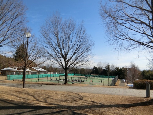 若葉台公園内のテニスコート