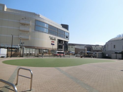 狛江駅前の複合商業施設
